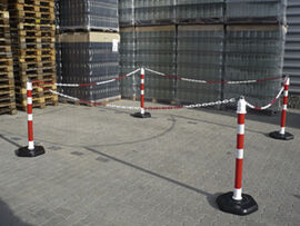 Set mit 4 St�ndern, 4 Kunststoffketten,