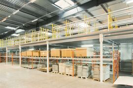 LAGERBHNE MIT BODEN - 3.300 X 12.000 X 14.000 MM (HXBXT) - 500 KG/QM - Graphitgrau RAL 7024